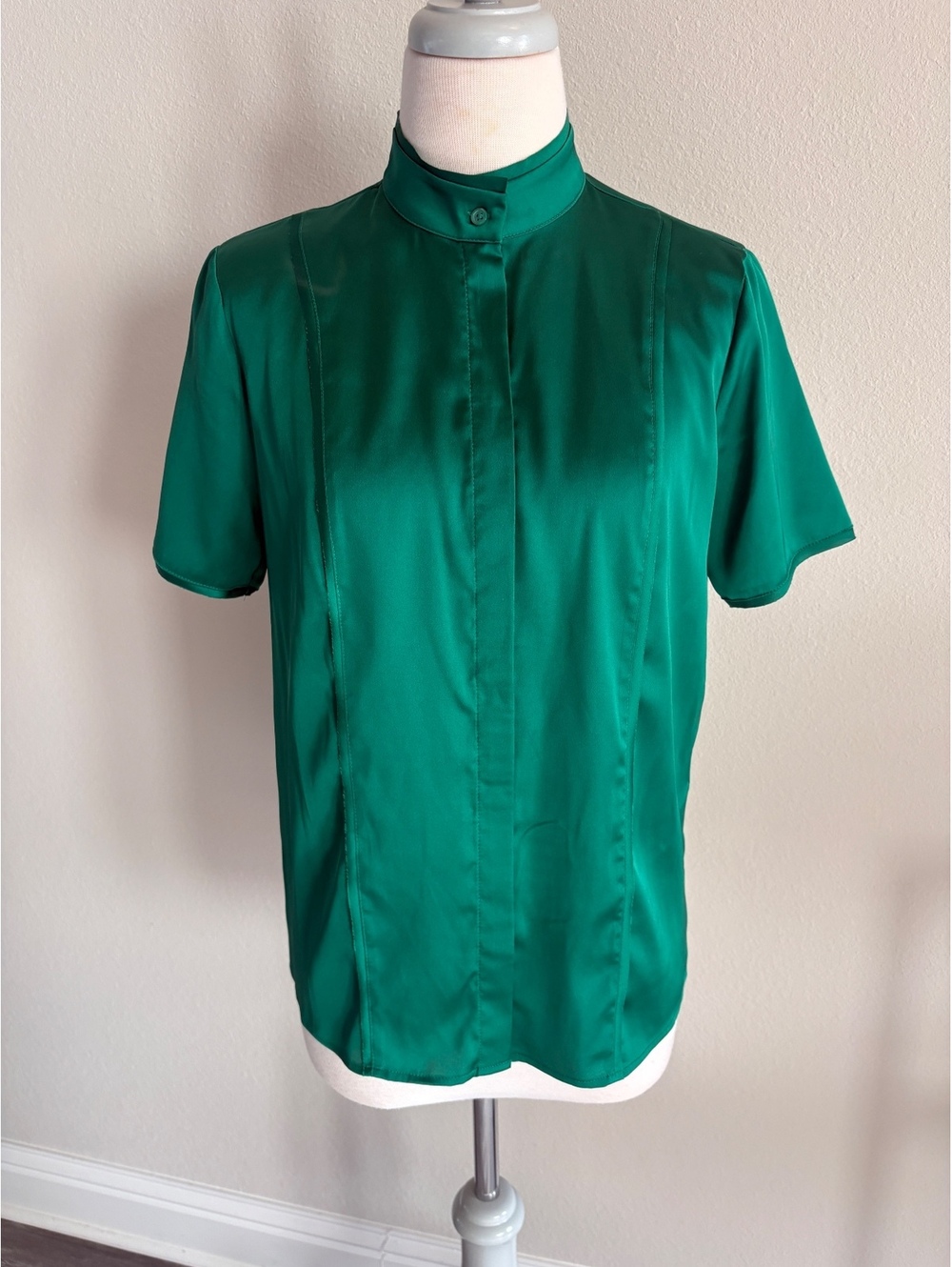 Worthington Emerald Green Satin Blouse – Women’s Size Small